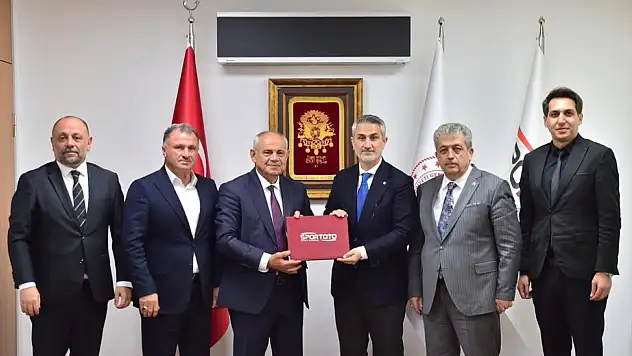 Yahyalı'ya yarı olimpik kapalı yüzme havuzu için imzalar atıldı!
