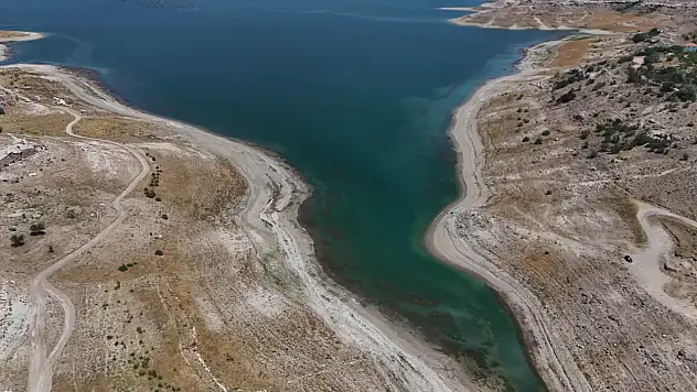 Yamula Barajı'ndaki sular çekildi, tarihi mahalleler gözler önüne serildi!