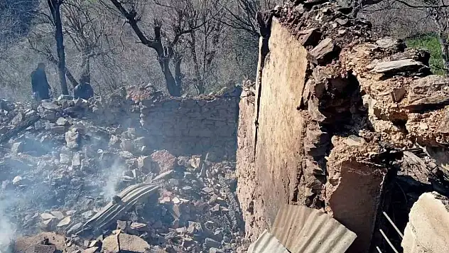 Adana'da yanan evden parasını kurtarmak isterken ağır yaralandı