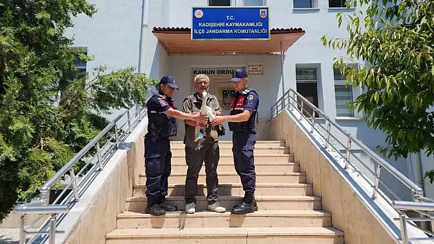 Yaralı leyleğe yardım eli
