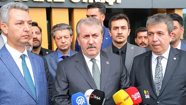 Kahramanmaraş'ta yaralı öğrencileri ziyaret eden BBP lideri Destici'den 'aile' vurgusu!