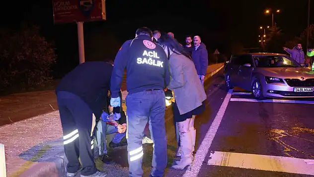 Yardım için durdular, kendilerine küfür edilince şahısları darp ettiler!