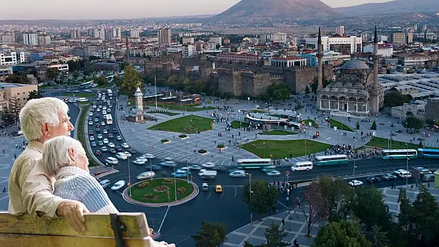 Yaşlılık sigortası gündeme geldi – Peki, içeriğinde neler var?