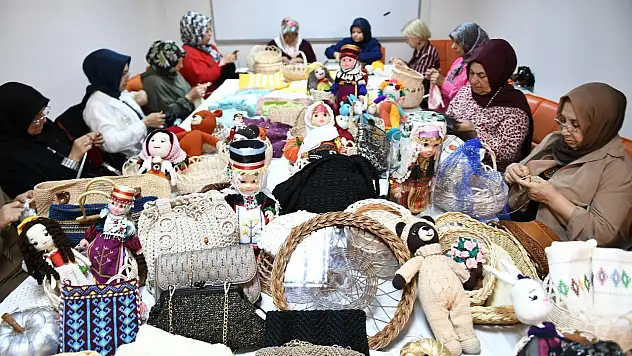 Yeşilyurt'ta el emeği ürünlerle kazanç elde ediyorlar