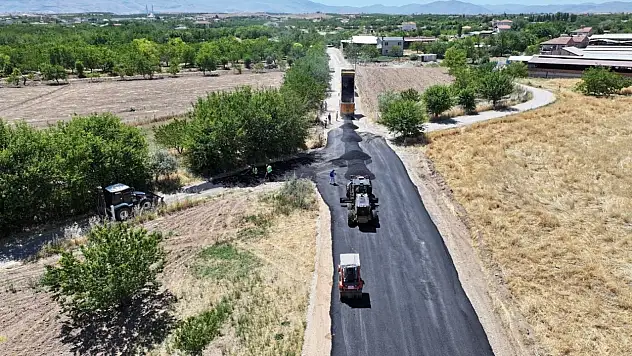 Yeşilyurt'ta ulaşım seferberliği: 2,5 yılda 650 kilometre yol yenilendi!