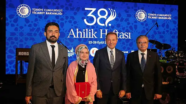 Konya esnafı 81 il arasında yılın çırağını çıkardı