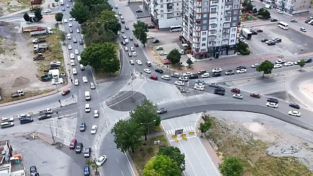 YKS Kayseri'de trafiği tıkadı!