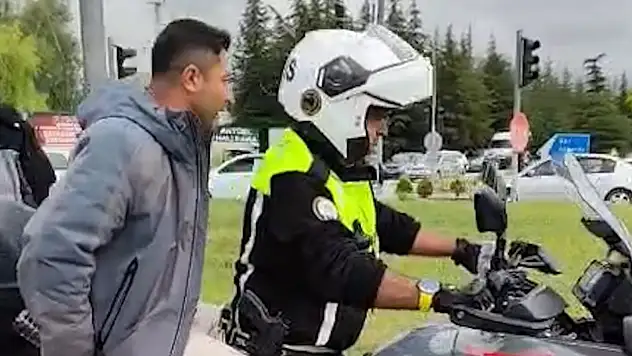YKS'ye geç kalan öğrencileri polis yetiştirdi