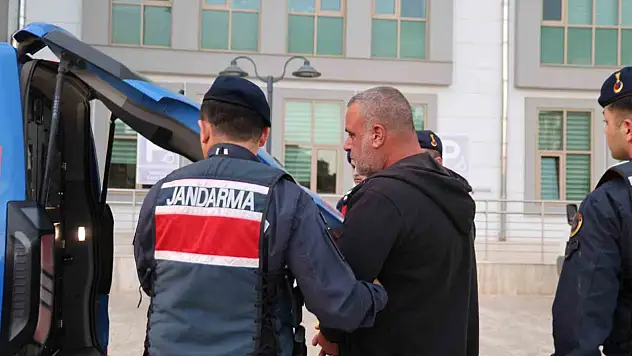 Adana'da genç kıza çarpıp kaçan sürücü tutuklandı