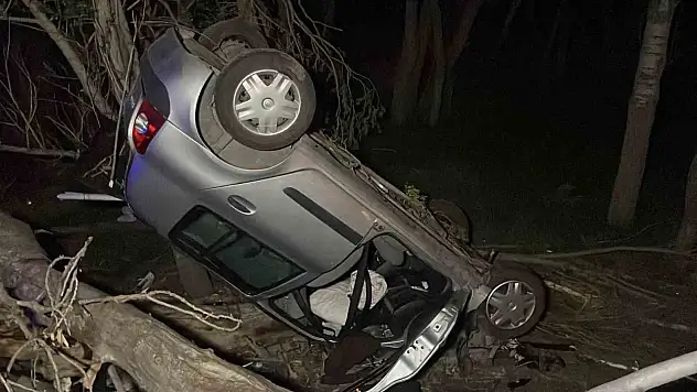 Yoldan çıkan araç devrildi: Çok sayıda kişi yaralandı!