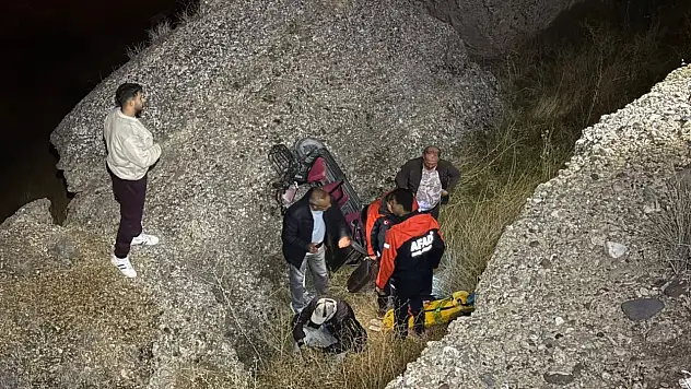Yolunu kaybedip kayalıklardan düşen 69 yaşındaki motosikletli kurtarıldı