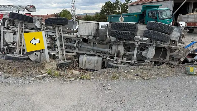 Yozgat'ta beton mikseri devrildi!
