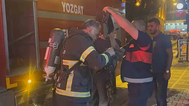 Yozgat'ta iş yeri alevlere teslim oldu