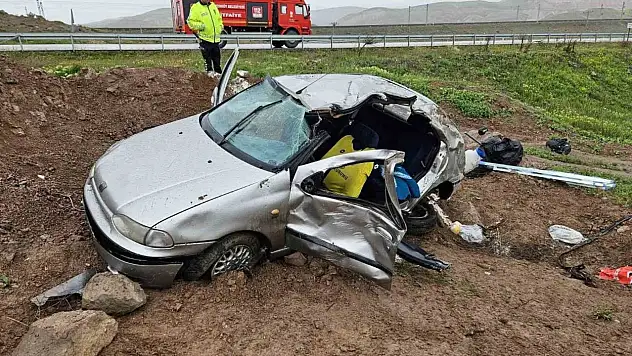 Yozgat'ta kontrolden çıkan otomobil takla attı
