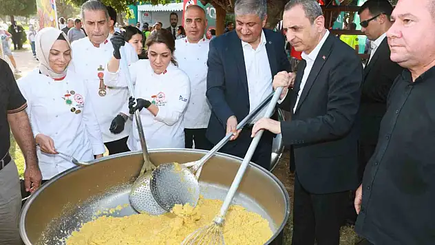 Adana'da fıstık kazanı kaynadı! Yüreğir'in lezzeti festivale damga vurdu