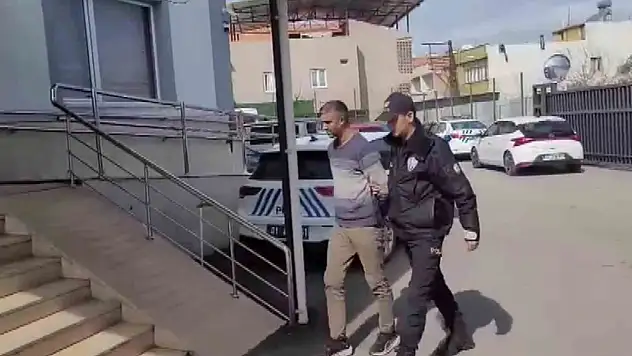 Adana'da 3 firari hükümlü sokakta yakalandı