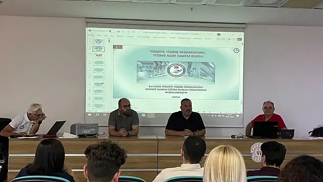 Yüzme'de aday hakem kursu başladı
