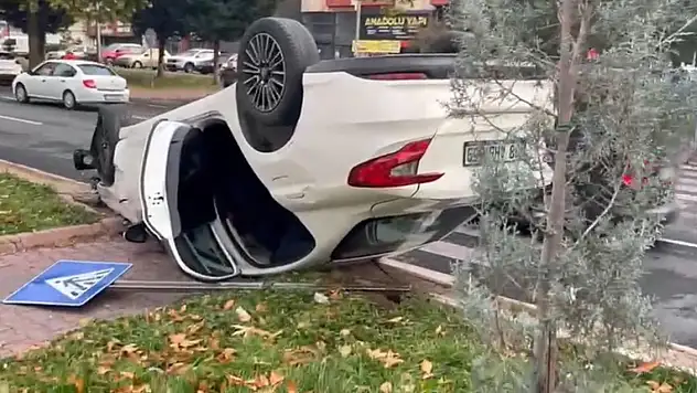 Kayseri'de zincirleme kaza! Bir otomobil takla attı