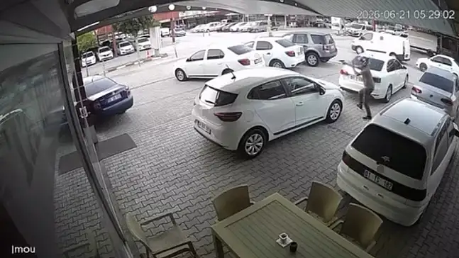 Oto galericiler sitesinde silahlı saldırı: Çok sayıda araç zarar gördü!