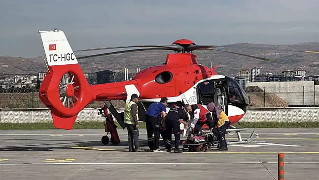 Ayının saldırısına uğrayan vatandaş için ambulans helikopter havalandı