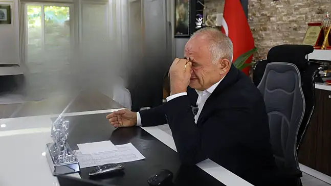 Başkan Öztürk makamında neden gözyaşlarını tutamadı?