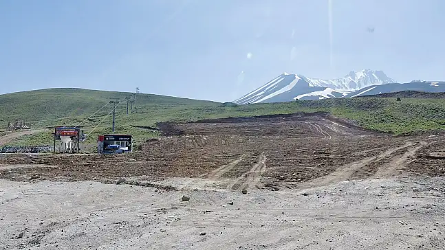 Erciyes'de kış sezonu öncesi hareketlilik: Yeni çalışma başlıyor!