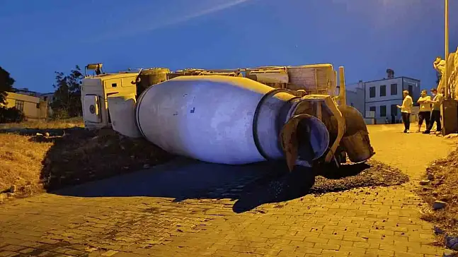 Beton mikseri devrildi: 1 yaralı