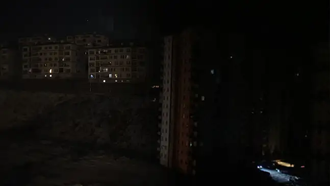 Kayseri'de bazı bölgelerde komple elektrik gitti: Sebebi araştırılıyor!