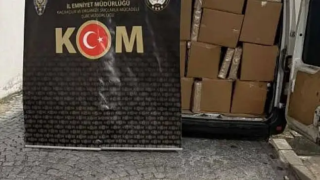 Niğde'de milyonluk kaçakçılık operasyonu: 2 araçtan servet çıktı!