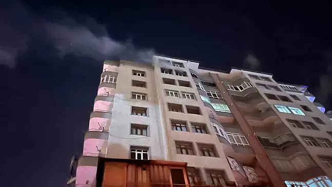 9. katta yangın paniği: 5 kişi yangından etkilendi