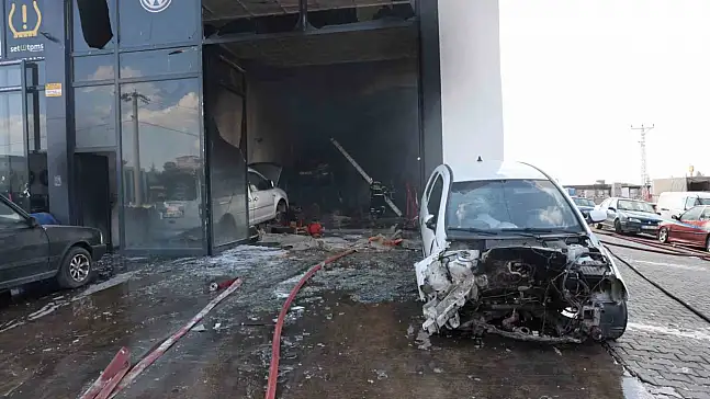 Oto tamirhanesindeki yangından 5 kişi etkilendi