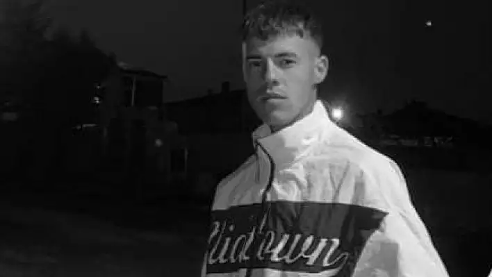 Motosiklet sürücüsü kepçeye çarptı!