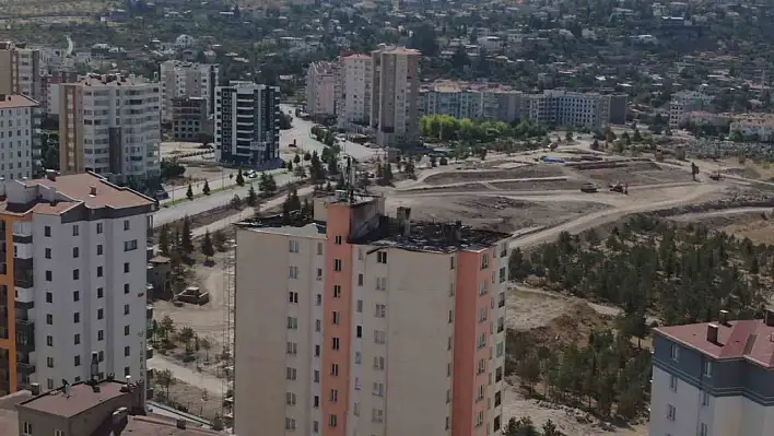 Talas'taki çatı yangının son hali görüntülendi