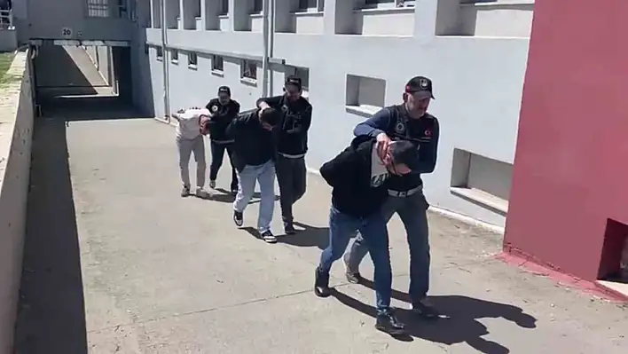 Adana'da uyuşturucu operasyonu: Zanlılar 'Kullanıcıyız' dedi