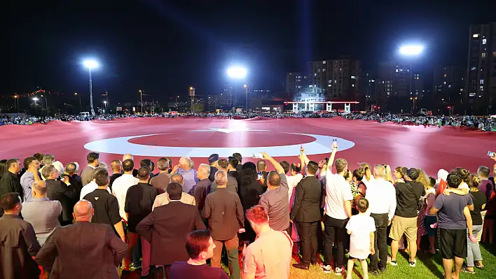 15 Temmuz'da en büyük Türk Bayrağı Talas'ta açıldı!