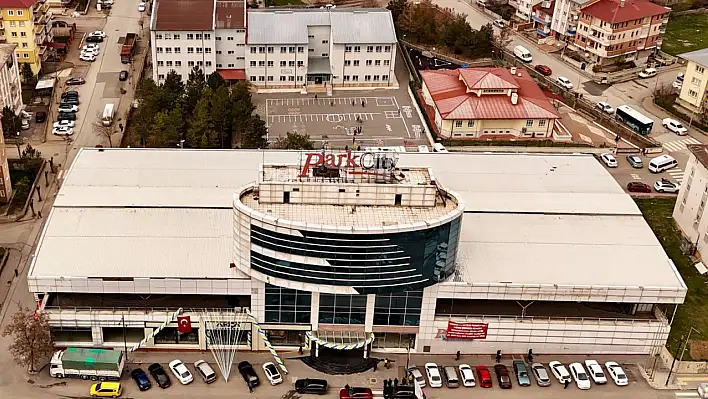 17 yıldır kapalı olan AVM 1 dükkanla açıldı: Sivaslılar tepkili!