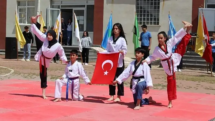 19 Mayıs'ın ruhu Yahyalı'da yaşatıldı!