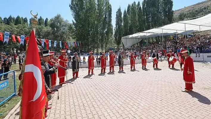 20 yıllık geleneğe müdahale: Dadaloğlu şenlikleri Talas'a taşınamaz!