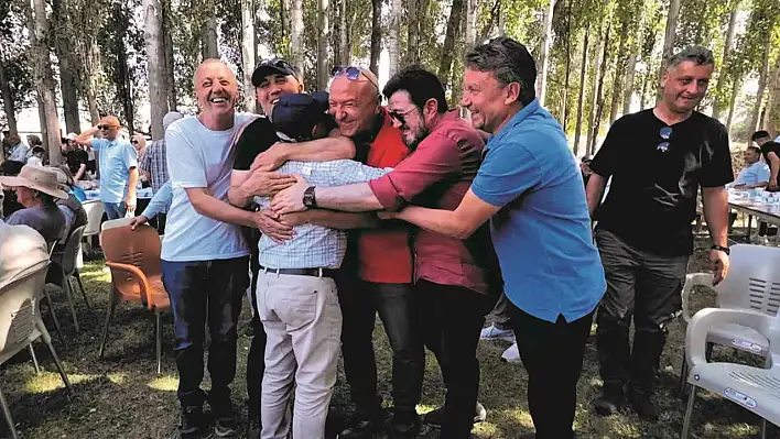 1978'in öğrencileri 2025'te bir arada