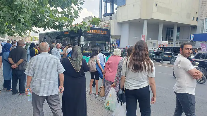 65 yaş üstü ücretsiz toplu taşıma kartları geri alınıyor!