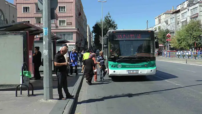 65 yaş üzeri ücretsiz ulaşım hakkında yeni bir açıklama!