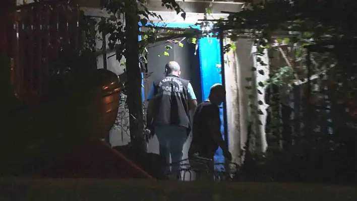 Yaşlı adam evinde ölü bulundu