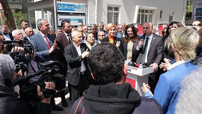 CHP'de bayramlaşma programı düzenlendi