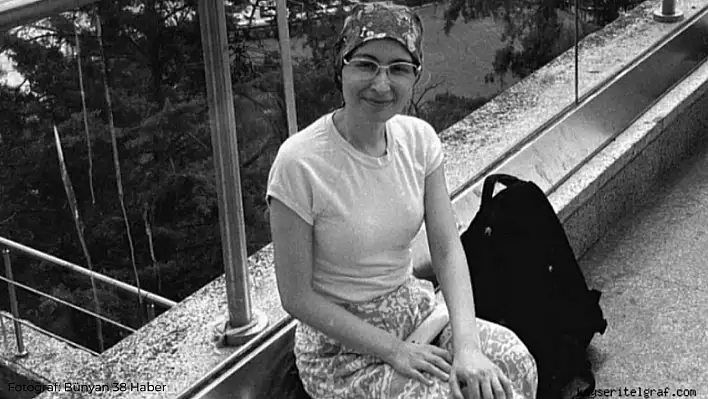 Acı haberi müdür verdi: Genç öğretmen kansere yenik düştü!