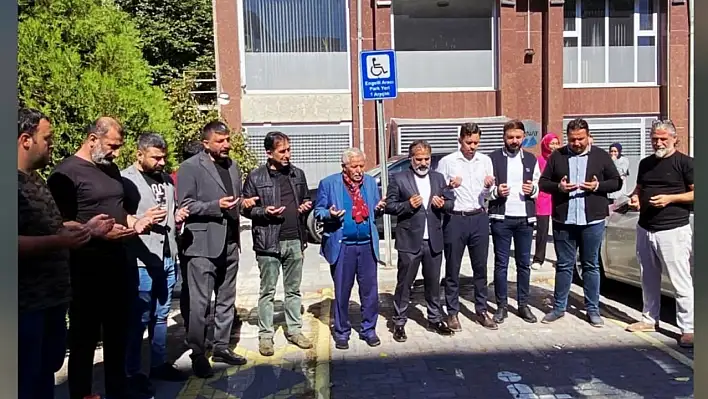 Açıkgöz ailesi umre öncesi kurban kesti