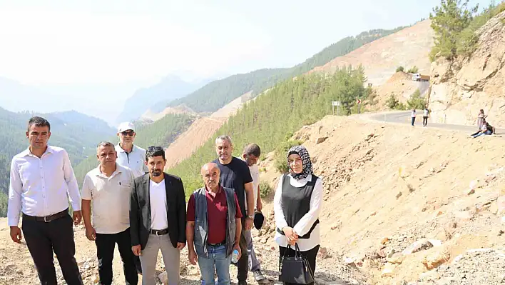 5 kişinin öldüğü yolda, muhtarlar ailelere destek verdi