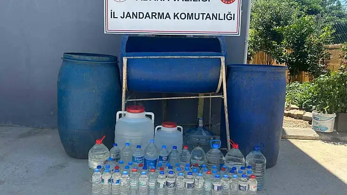 Adana'da bin 50 litre sahte içki ele geçirildi