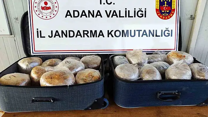 Adana'da bir araçta 20 kilo esrar ele geçirildi