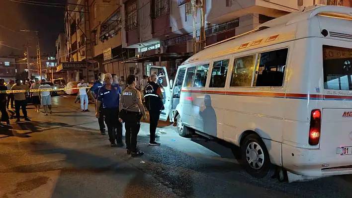 Adana'da silahlı saldırıya uğrayan dolmuş sürücüsü hayatını kaybetti
