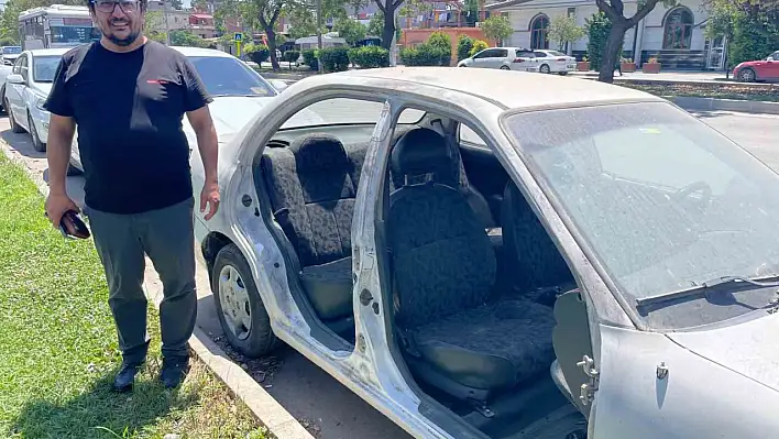 Gazetecinin aracından kapı söküp çaldı, kendi aracına taktı!